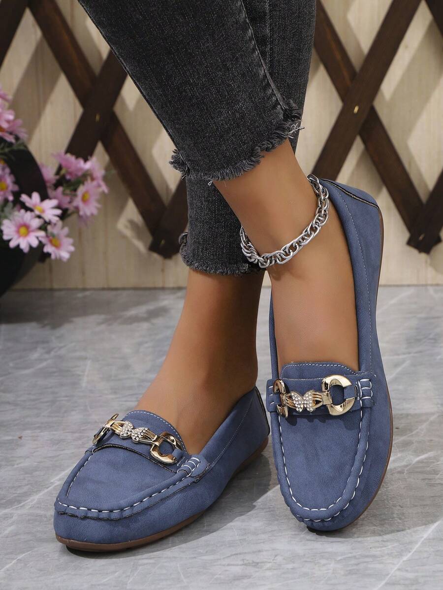 Victoire™ | Mocassins élégants bleu ciel à chaîne dorée