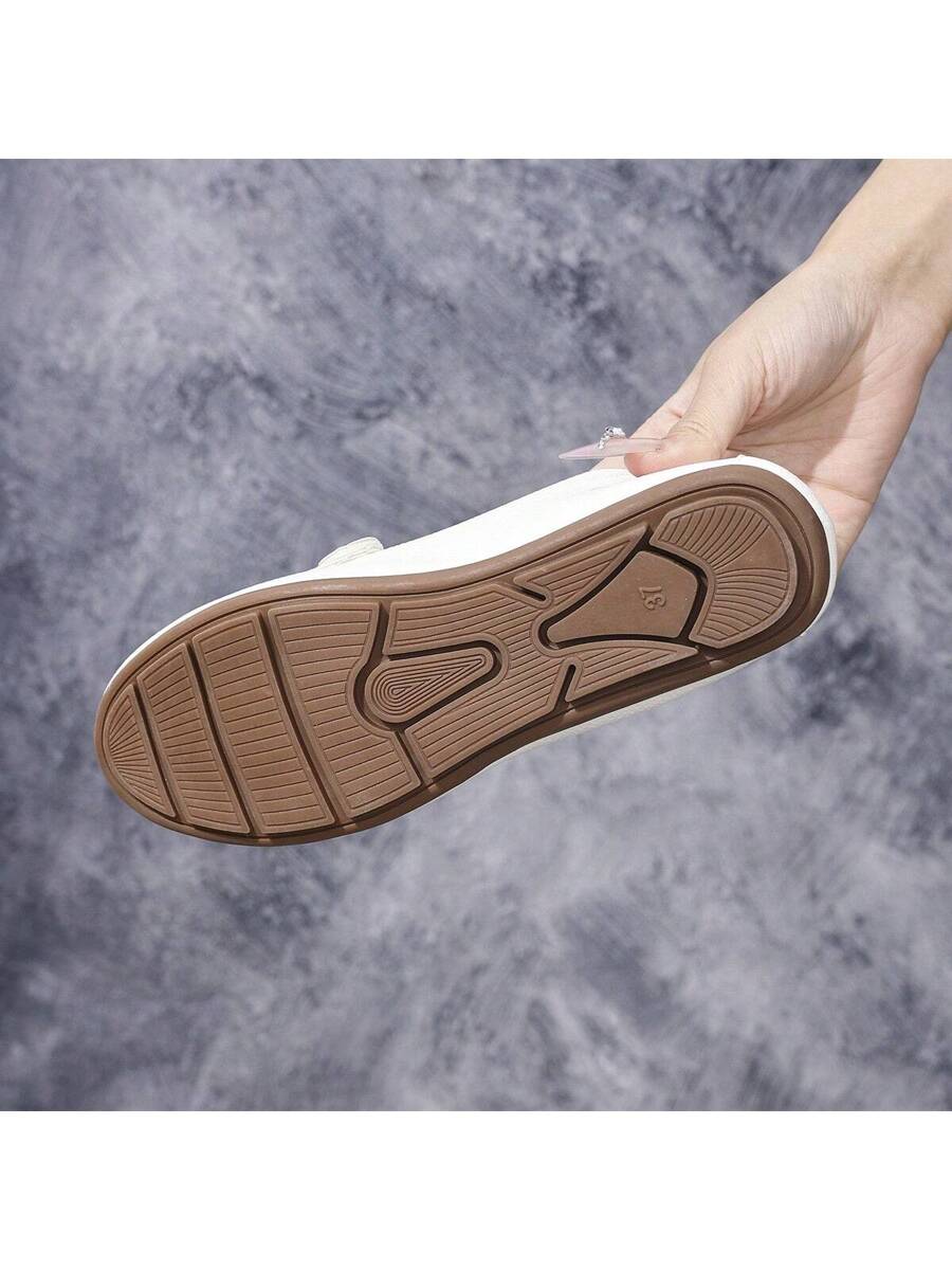 Victoire™ | Mocassins élégants bleu ciel à chaîne dorée