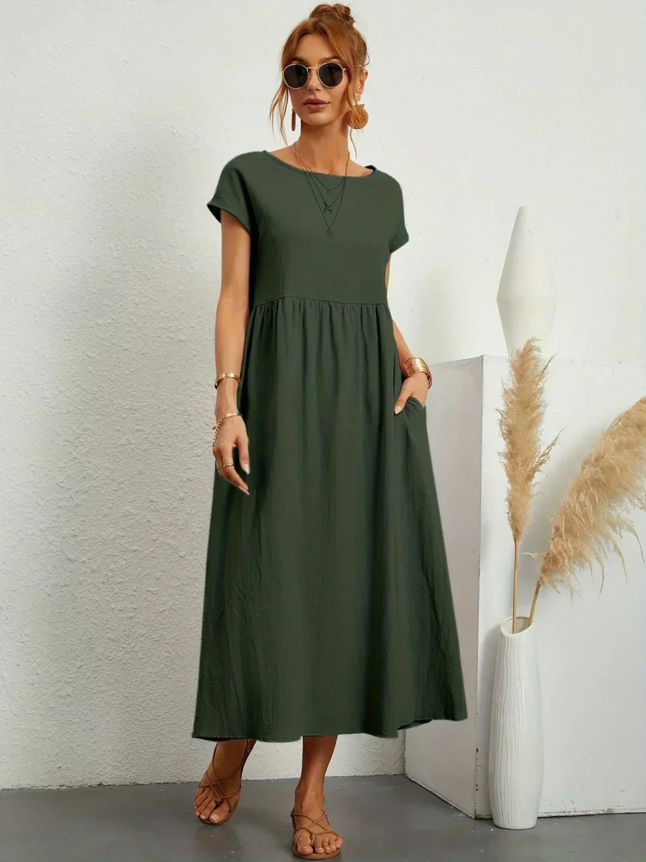 Belle Étoile Nice™ | Robe élégante à col rond
