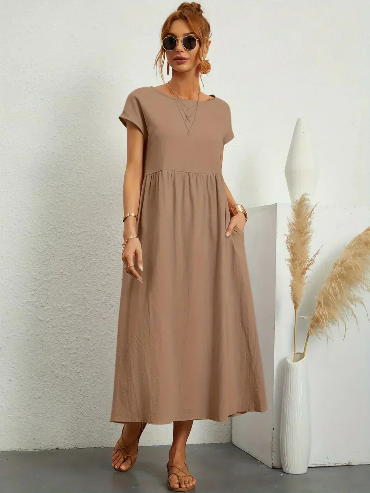Belle Étoile Nice™ | Robe élégante à col rond