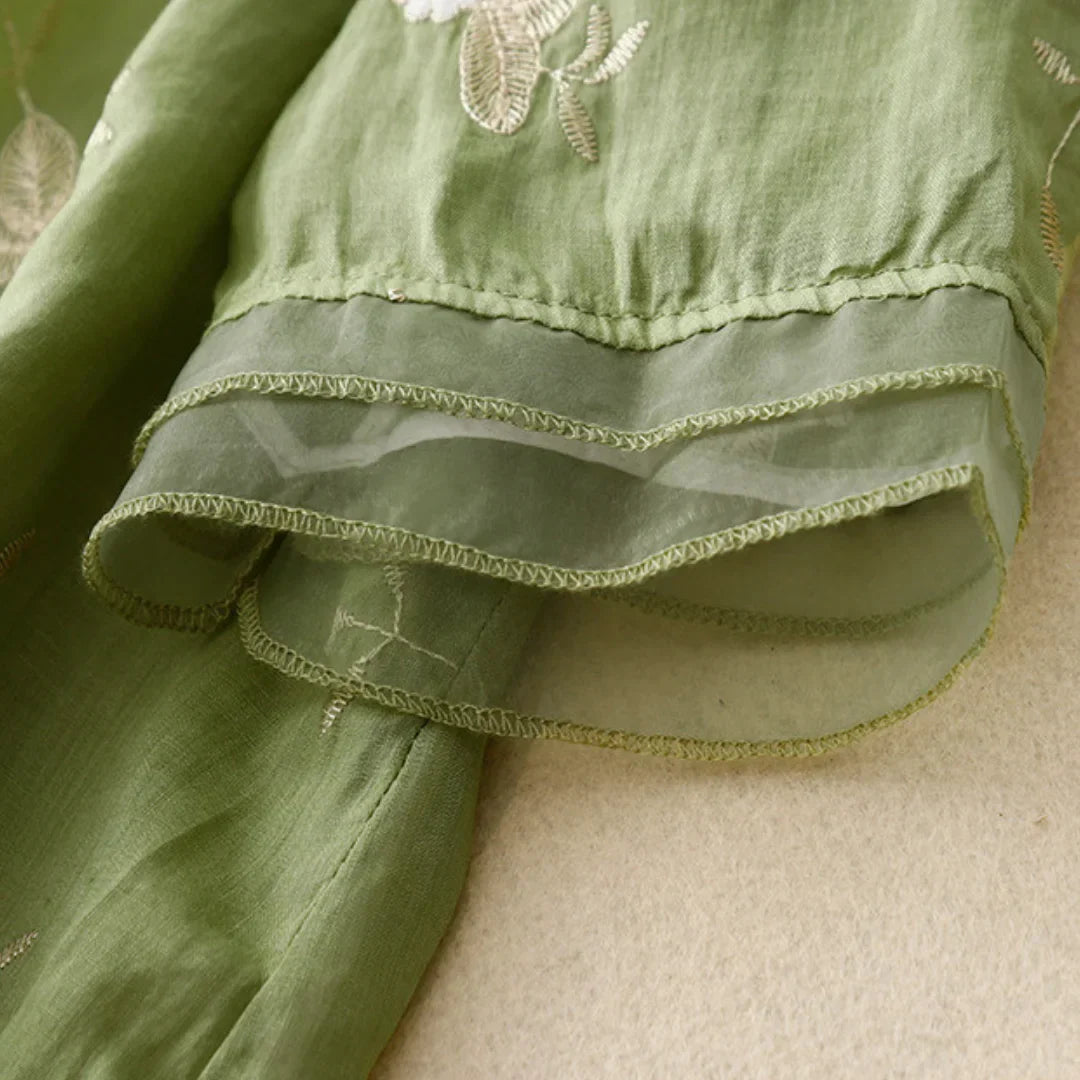 Belle Étoile Nice™ | Blouse à fleurs brodées