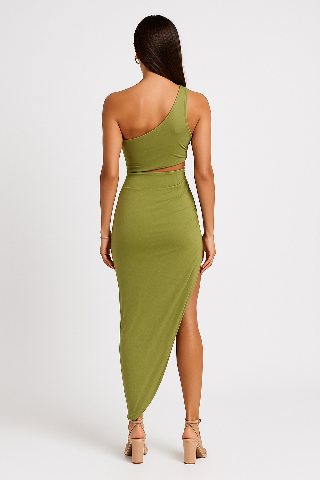 Belle Étoile Nice™ | Bandeau en satin soyeux avec découpe élégante et jupe fendue taille haute.