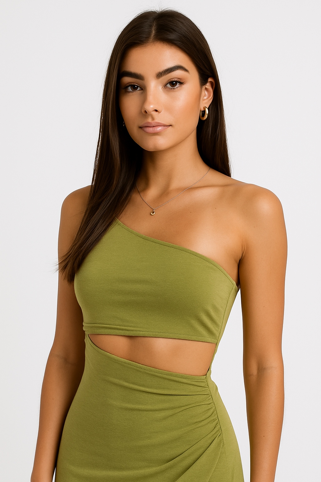 Belle Étoile Nice™ | Bandeau en satin soyeux avec découpe élégante et jupe fendue taille haute.