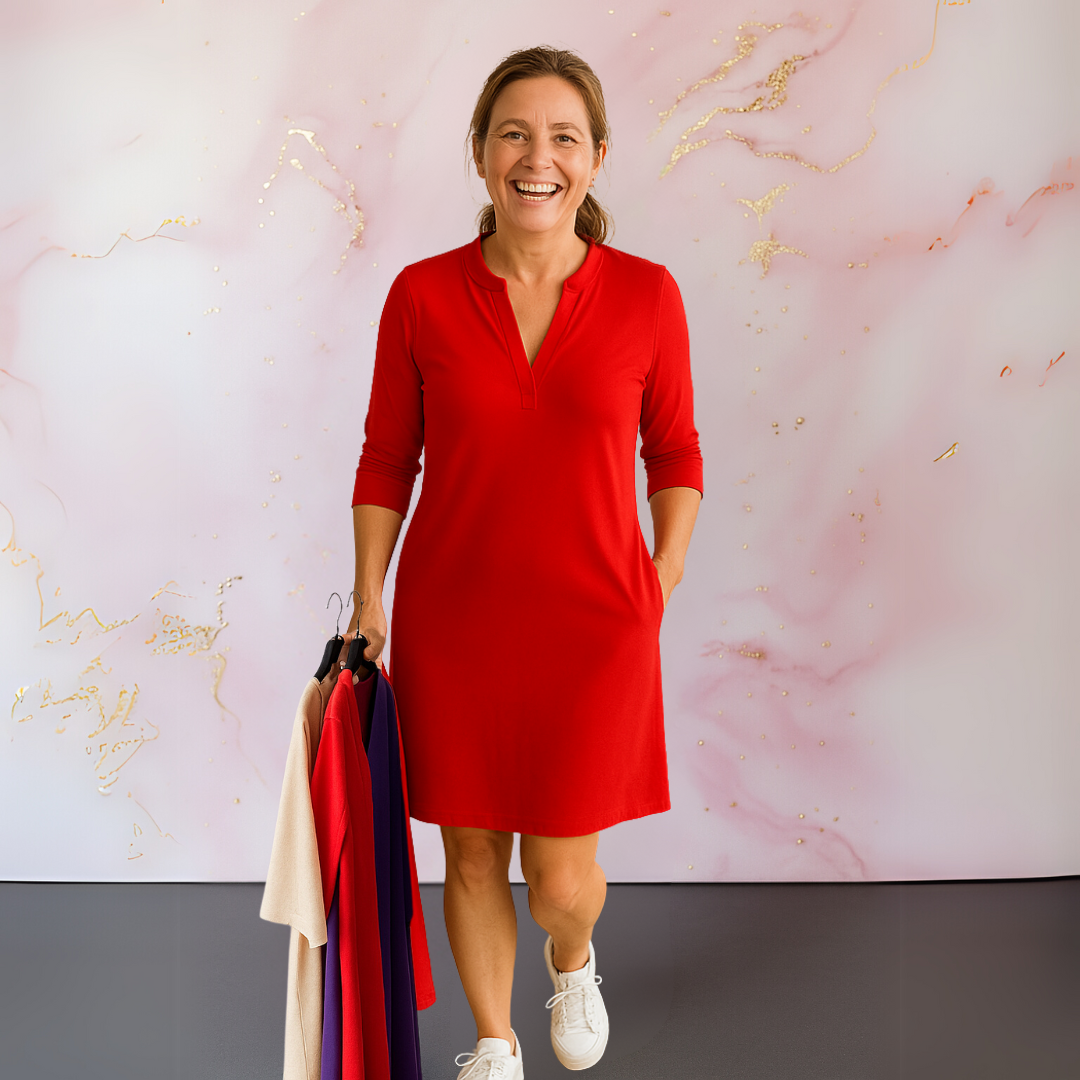 Belle Étoile Nice™ | Robe unie à col en V