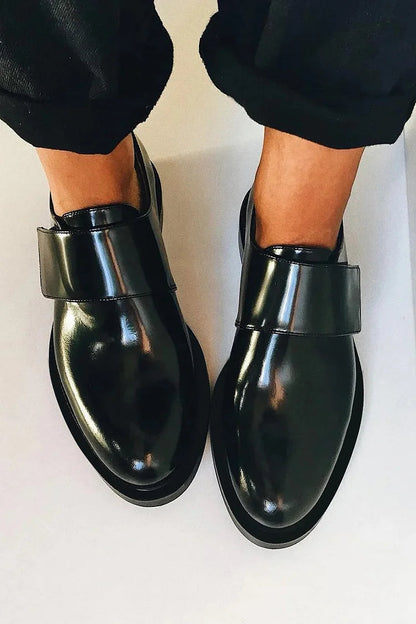 IRIS | Mocassins élégants et brillants avec bride pour un style impeccable
