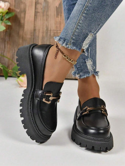 Ysée™ | Mocassins plateforme noirs à chaîne dorée