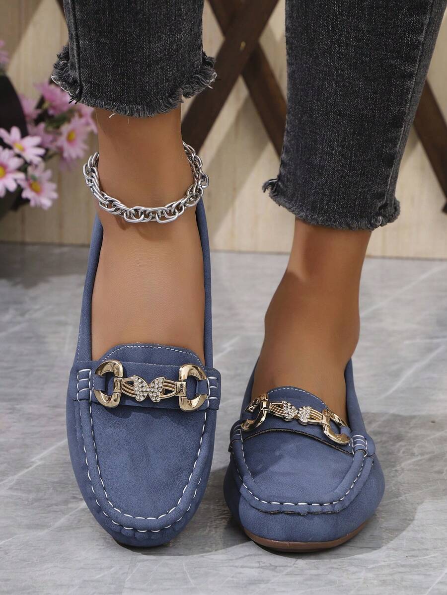Victoire™ | Mocassins élégants bleu ciel à chaîne dorée