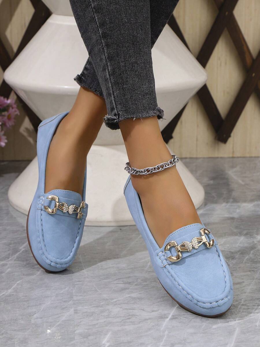 Victoire™ | Mocassins élégants bleu ciel à chaîne dorée