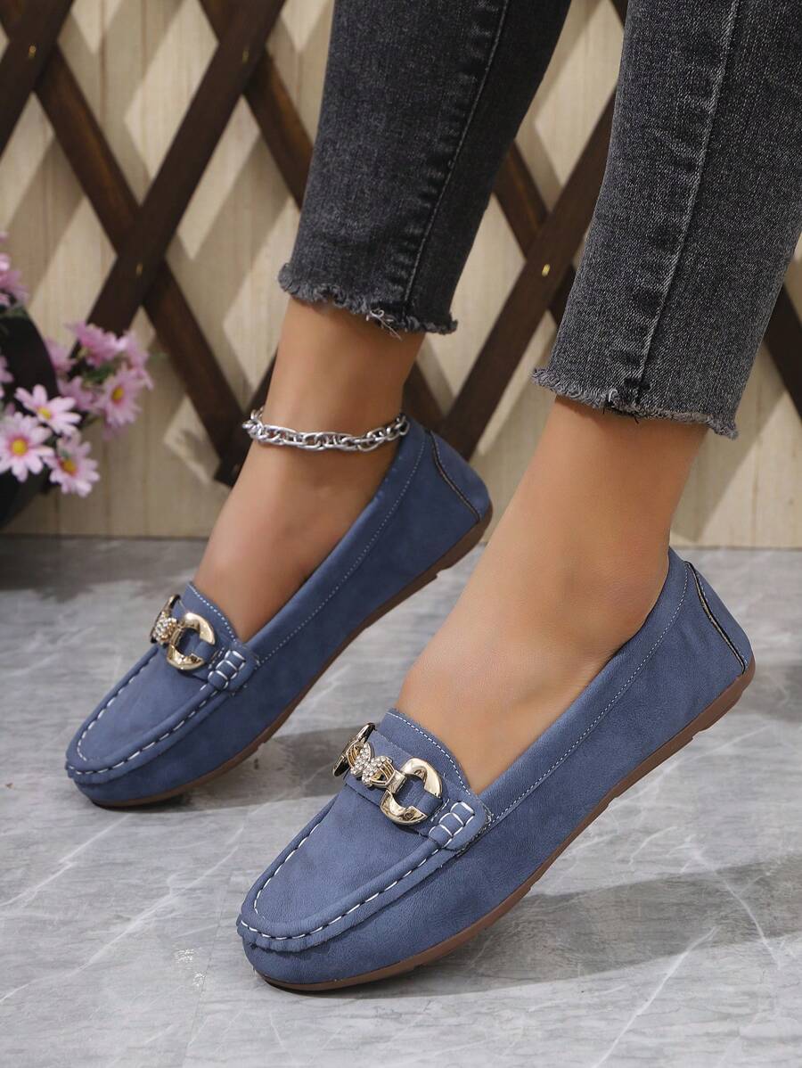 Victoire™ | Mocassins élégants bleu ciel à chaîne dorée