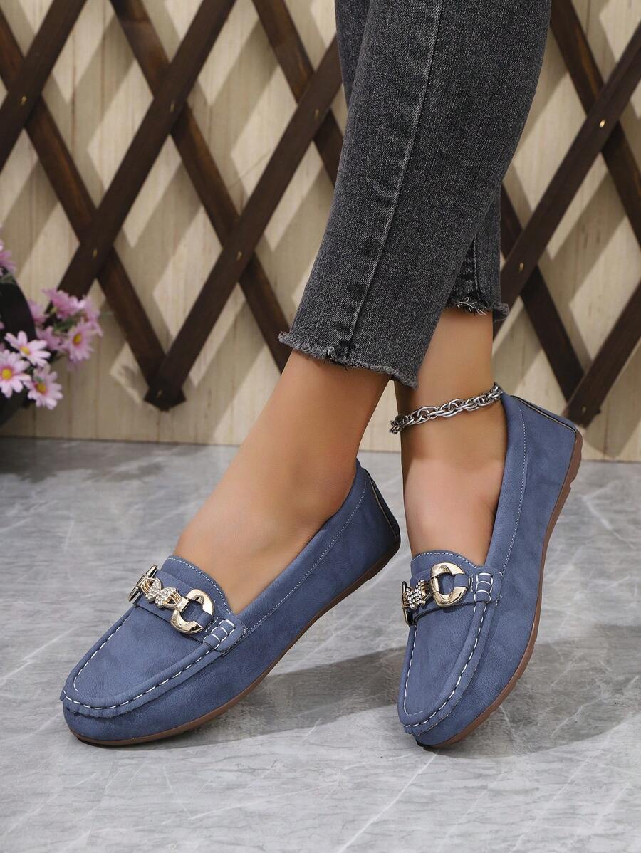 Victoire™ | Mocassins élégants bleu ciel à chaîne dorée
