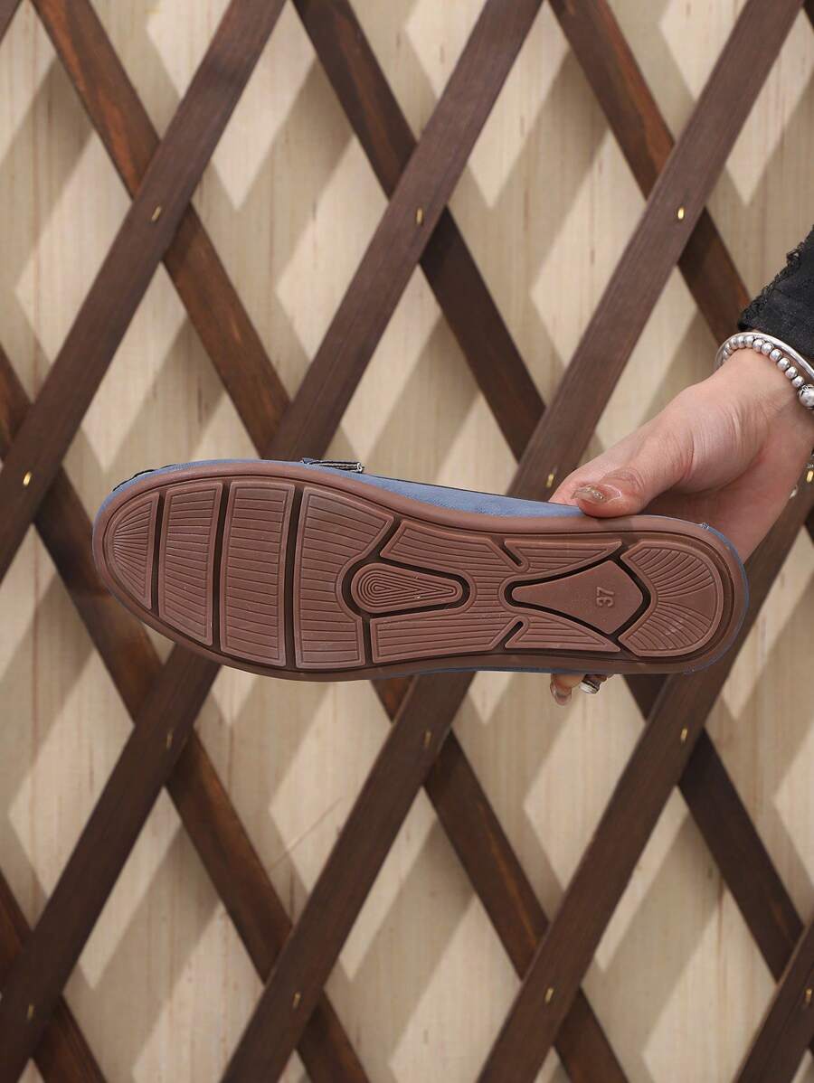 Victoire™ | Mocassins élégants bleu ciel à chaîne dorée