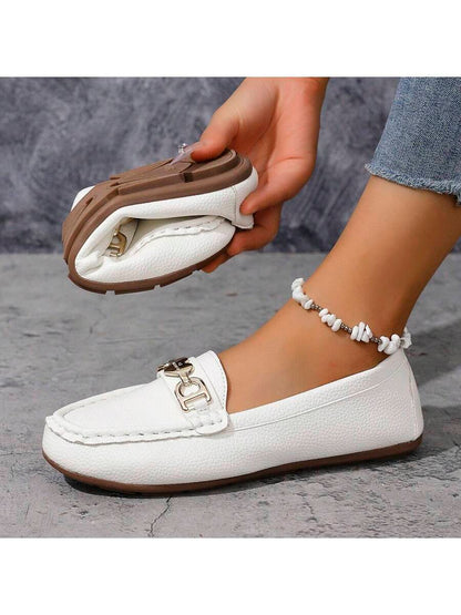 Victoire™ | Mocassins élégants bleu ciel à chaîne dorée