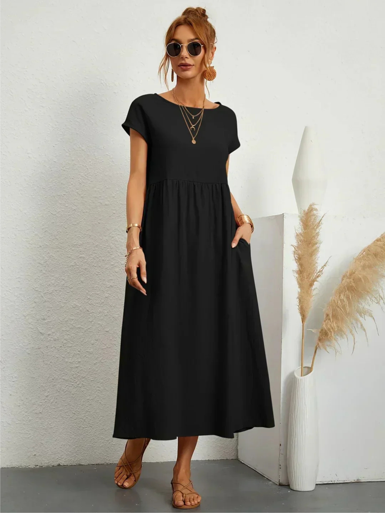Belle Étoile Nice™ |  Robe élégante à col rond