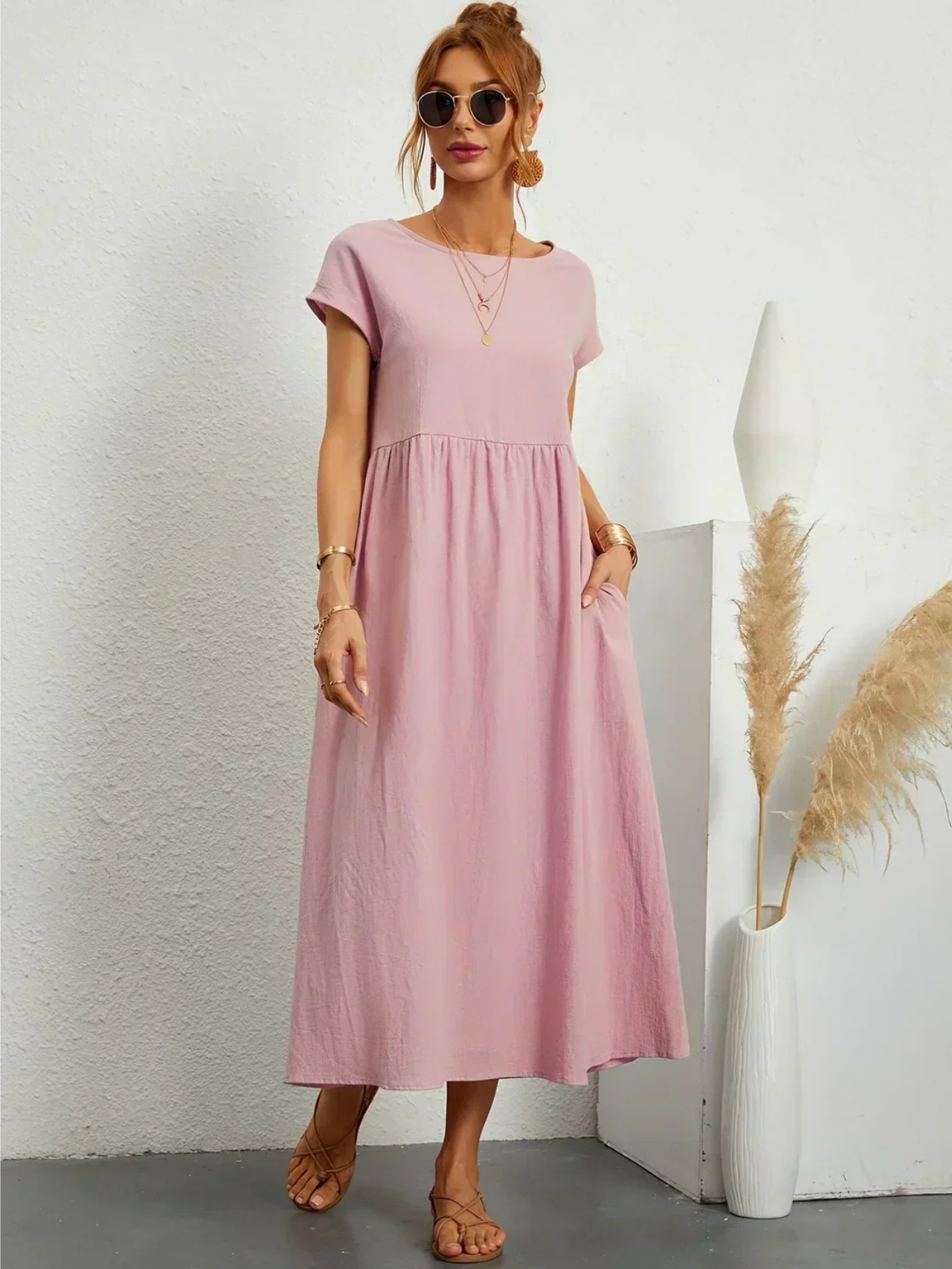 Belle Étoile Nice™ |  Robe élégante à col rond