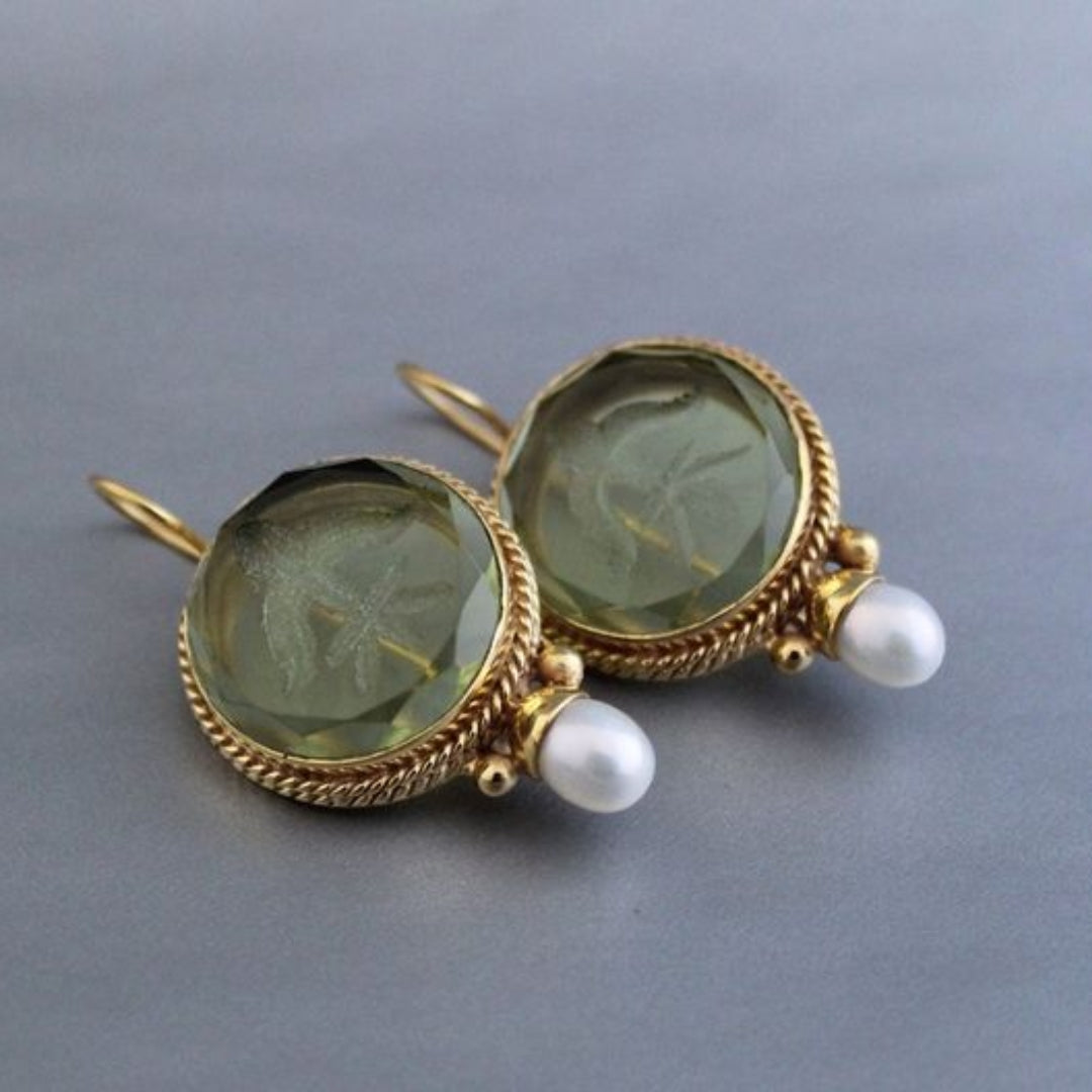 Amélo™ | Boucles d’oreilles vintage avec pierre verte et perle
