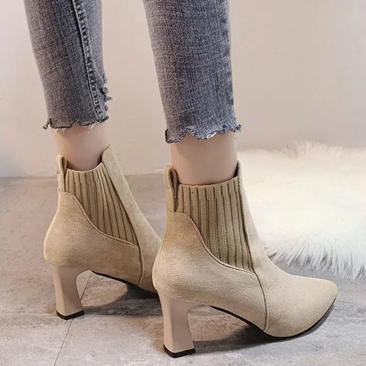 Belle Étoile Nice™ | Bottines à Talons Fins en Suédine Beige