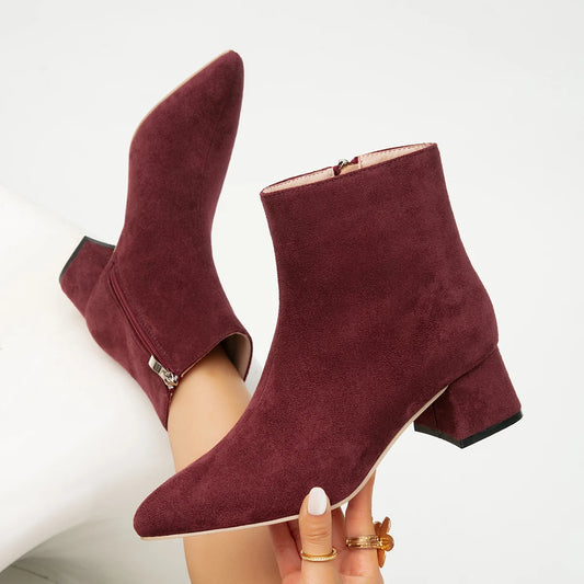 Belle Étoile Nice™ | Bottines Femme en Suédine Bordeaux à Talons Épais et Bout Pointu